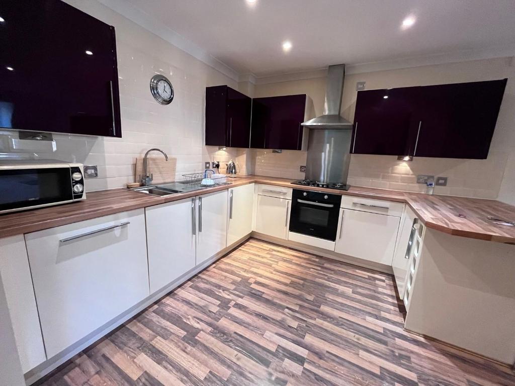 Kitchen Area.jpg