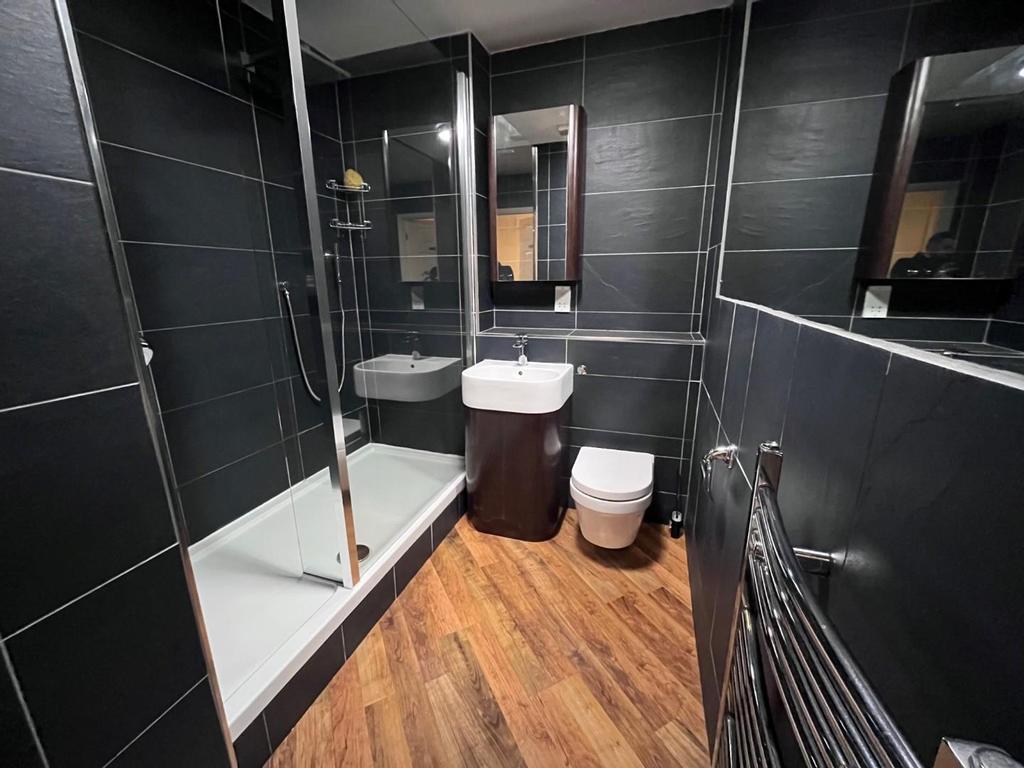 Shower Room.jpg