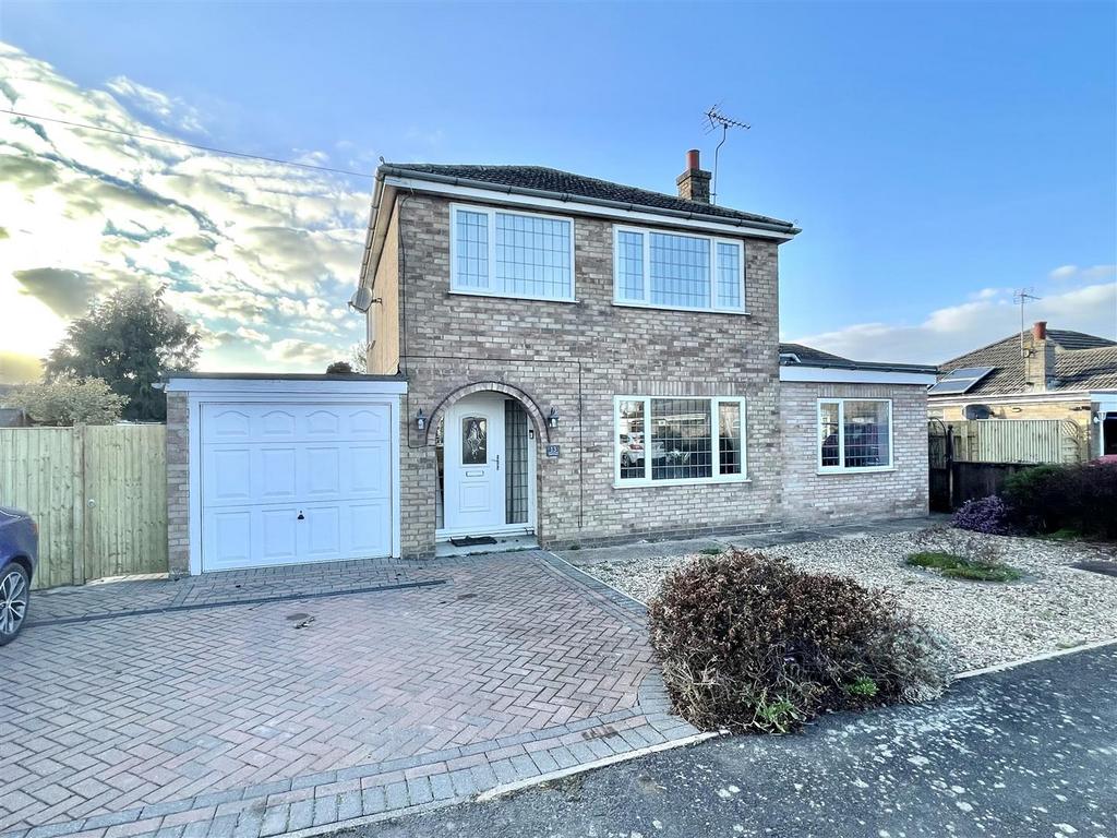 Chapel Gardens, Whaplode, Spalding 3 bed detached house £279,950