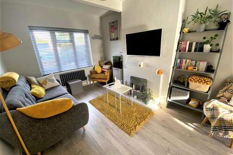 3 bedroom semi-detached house for sale - Grasmere Avenue, Orpington