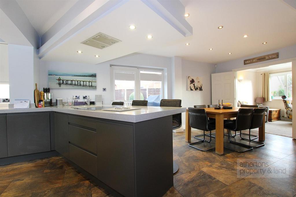Woodcrest, Wilpshire, Ribble Valley 3 bed detached house for sale £