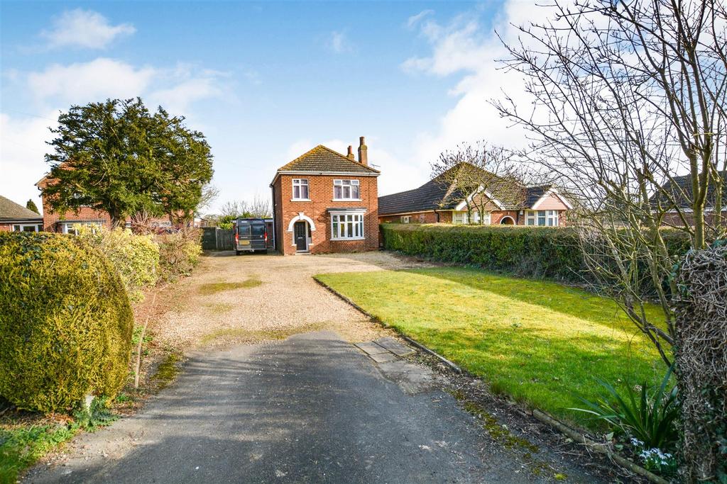 Brigg Road, Hibaldstow, Brigg 3 bed detached house for sale £299,950
