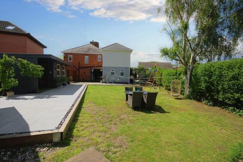 13 Arnold Crescent, Long Eaton, Nottingham, NG10 3BG
