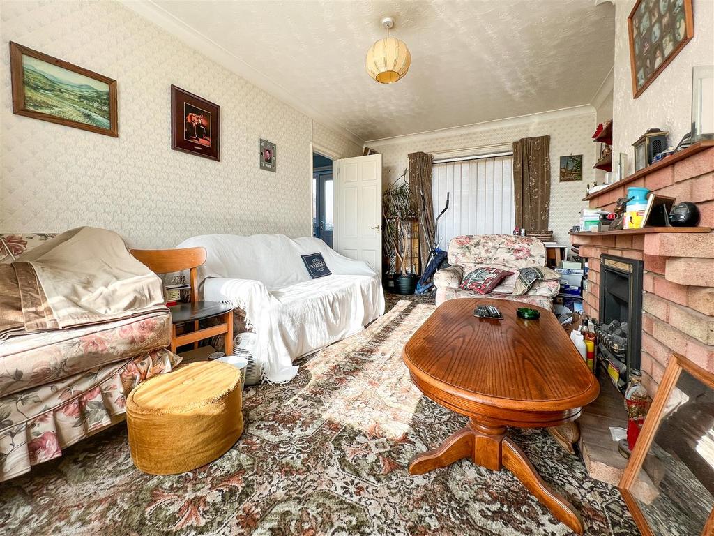 Harbour View, Portchester 3 bed terraced house £275,000