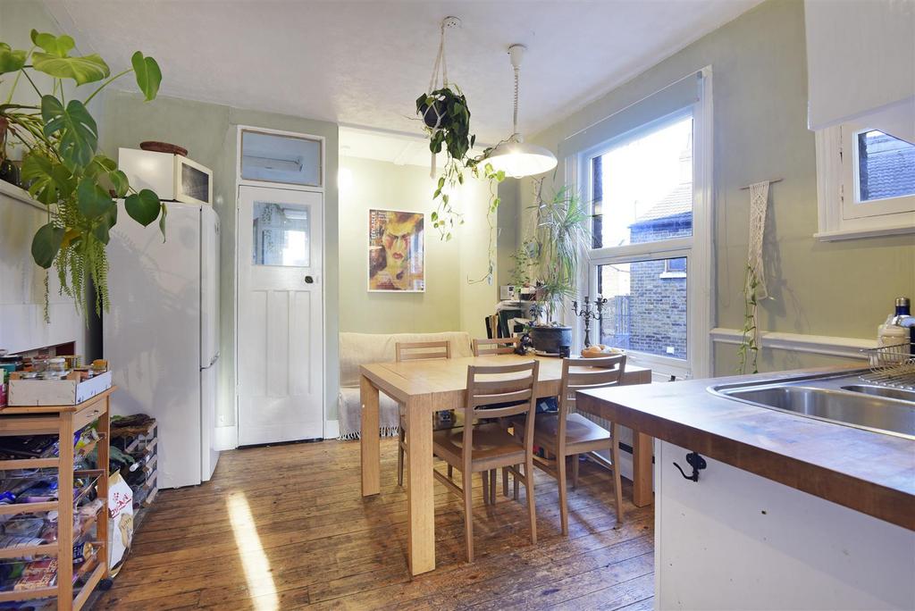 Heysham Road, N15 3 bed flat £500,000
