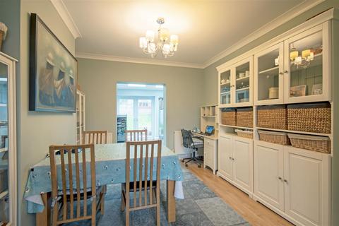 2 New Hall Drive, Sutton Coldfield, B75 7UU