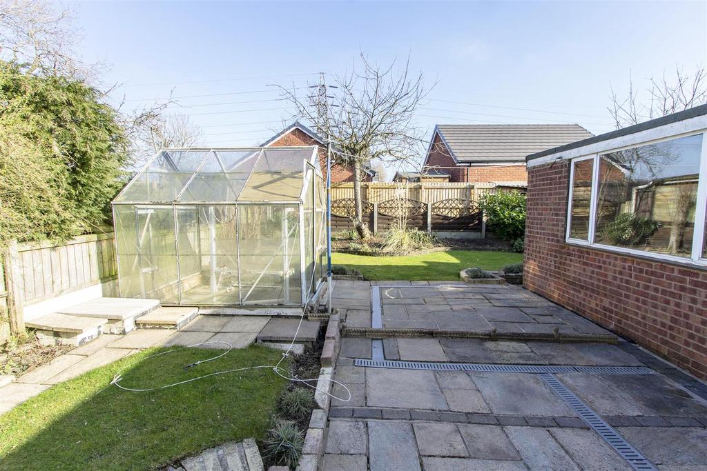 Acres Road, Lower Pilsley, Chesterfield 3 bed semidetached house for
