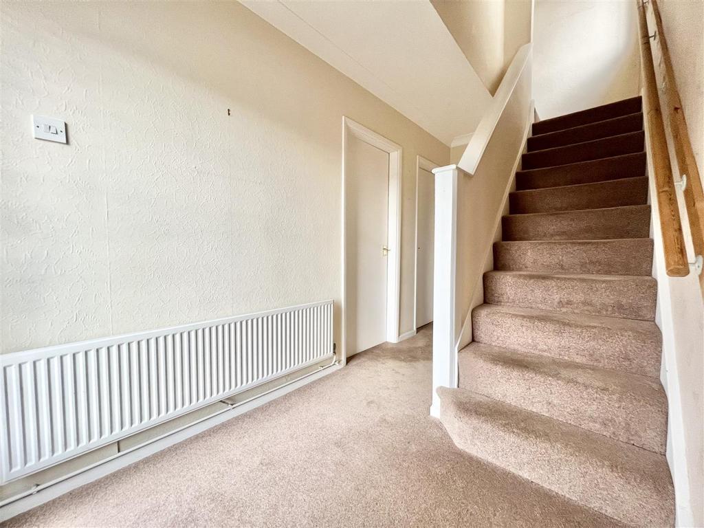 Dunstall Road, Halesowen 3 bed semidetached house for sale £280,000