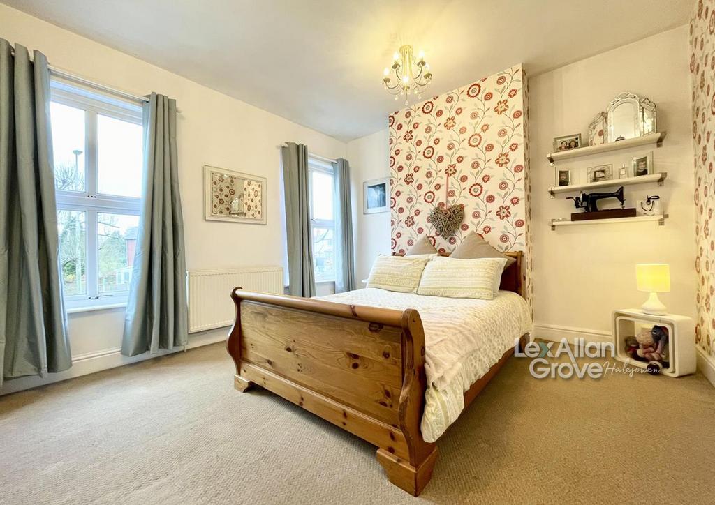 Halesowen Road, Cradley Heath 2 bed terraced house £220,000