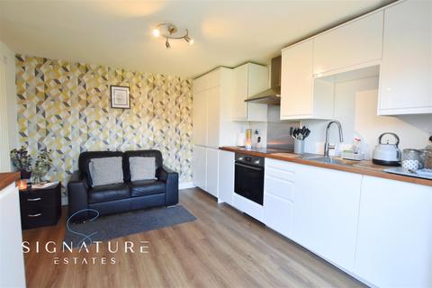 51 Beechfield, Kings Langley, WD4 8EE