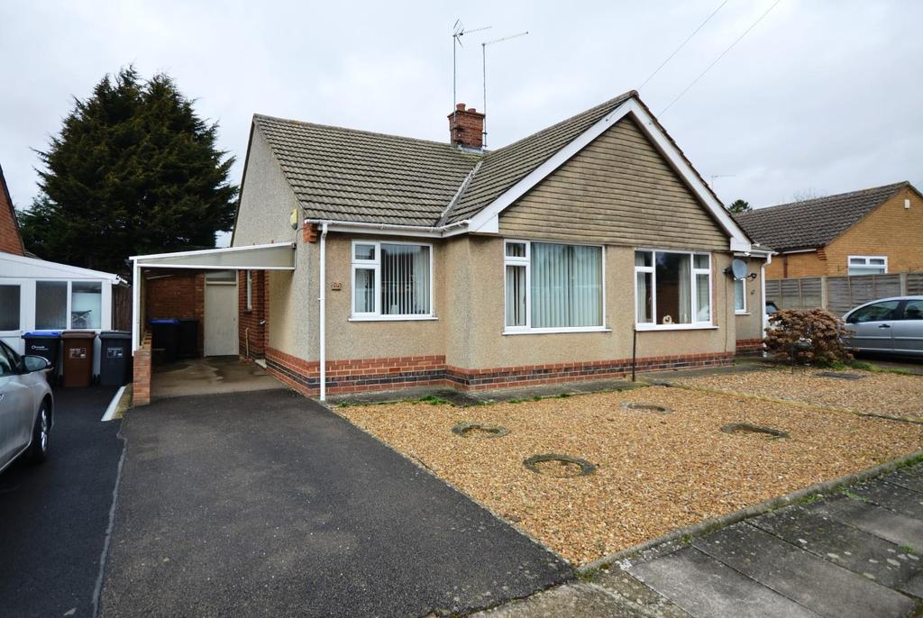 Lockwood Close, Kingsthorpe, Northampton 2 bed semidetached bungalow