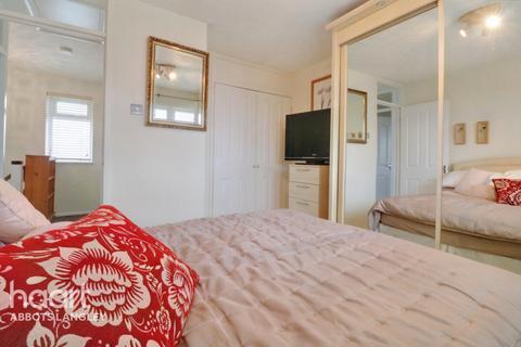 57 Furtherfield, Abbots Langley, WD5 0PN