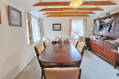 2 Elvaston Grove, Hexham, NE46 2HR