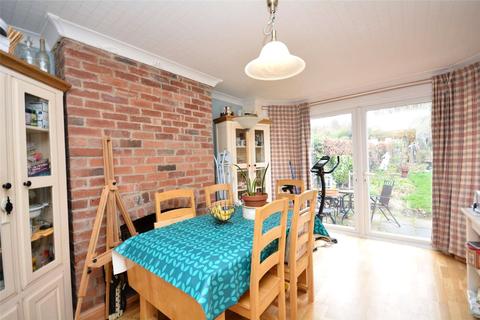3 bedroom semi-detached house for sale - Wynford Terrace, West Park, Leeds