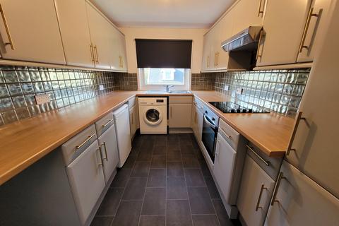 2 bedroom flat to rent - Main Street, Renton G82