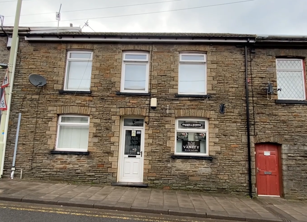 Tonyrefail Porth Retail property (high street) £500 pcm (£115 pw)