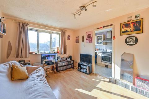 1 bedroom flat for sale, Telegraph Place, Isle Of Dogs, London, E14