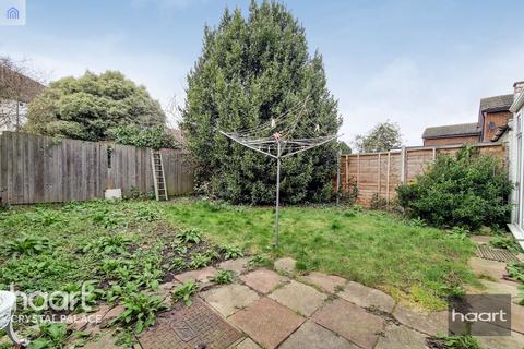 25 Wedgwood Way, London, SE19 3ES