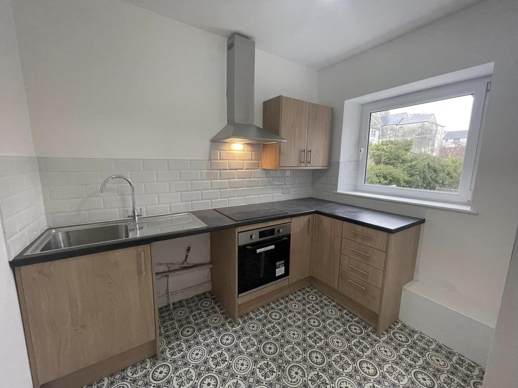 Mill Street Tonyrefail Tonyrefail 1 bed flat £600 pcm (£138 pw)
