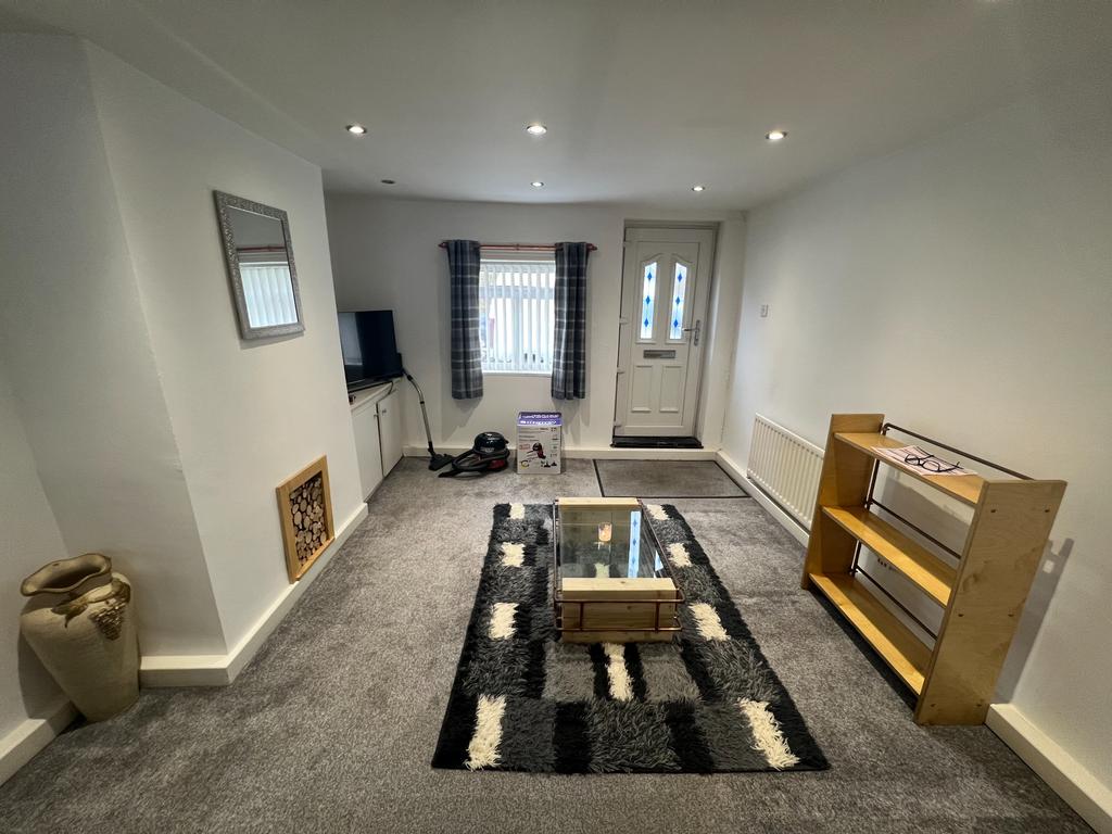 Brook House, Whiston Lane, Huyton, Liverpool, L36 2 bed cottage £700