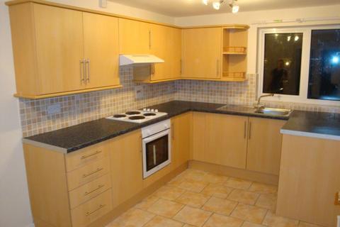 3 bedroom terraced house to rent, Emmanuel Close, Mildenhall, Suffolk, IP28