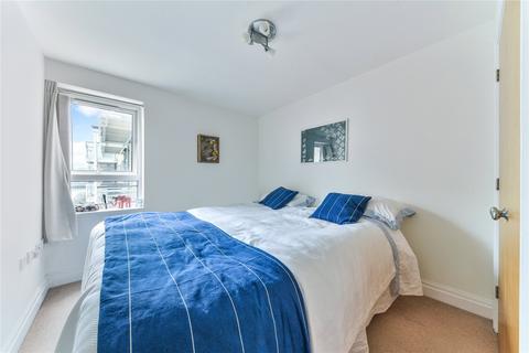 2 bedroom apartment to rent, St Davids Square, London, E14