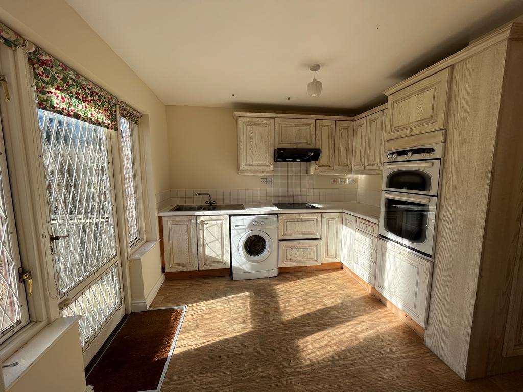 Bearwater, Hungerford RG17 2 bed terraced house for sale £560,000