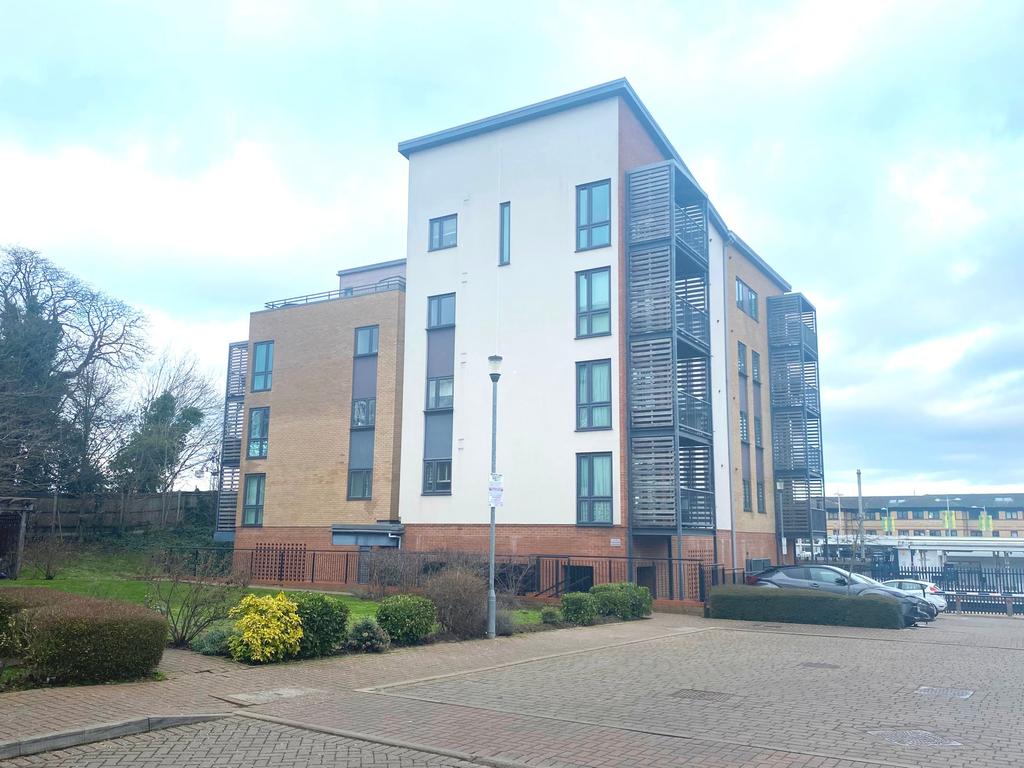Grade Close, Elstree, WD6 2 bed apartment £450,000