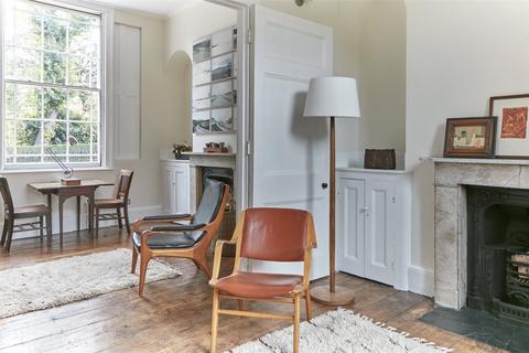9 Lloyd Square, London, WC1X 9BA