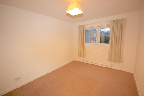 2 bedroom flat to rent, Clark Place, Trinity, Edinburgh, EH5