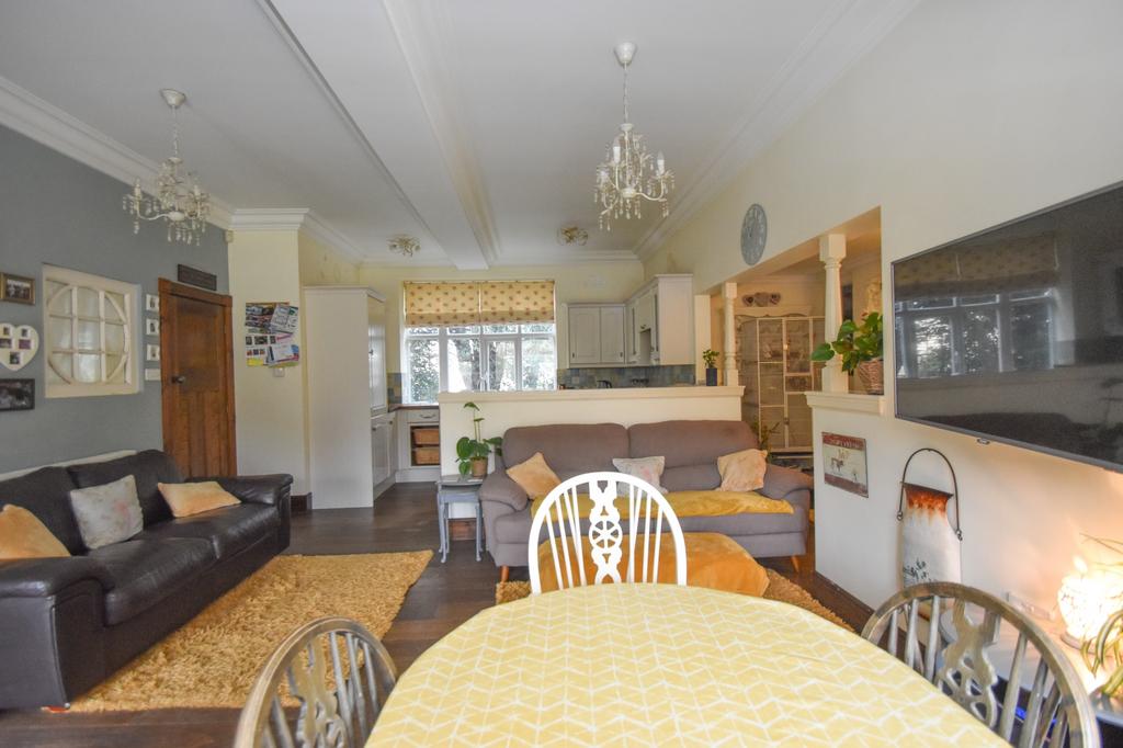 Dining/family