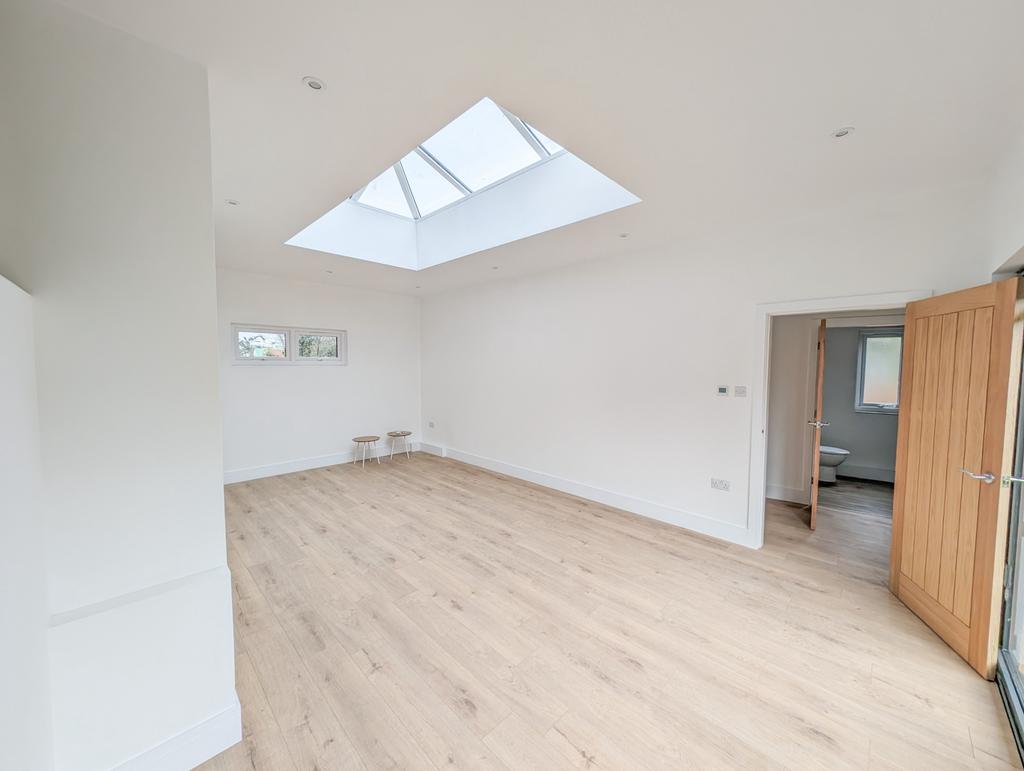 Annexe main room