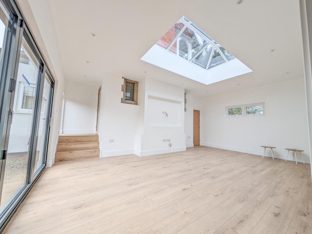 Annexe main room