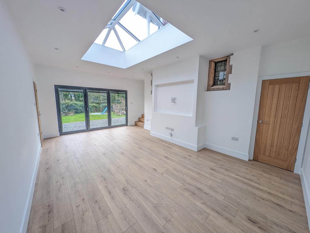 Annexe main room