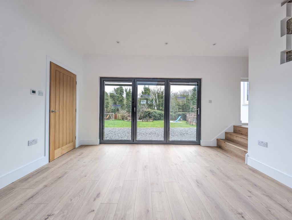 Annexe main room