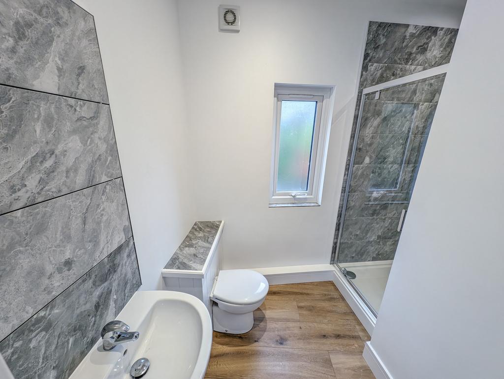 Annexe shower room