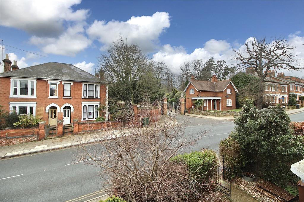 Bolton Lane, Ipswich, Suffolk, IP4 2 bed terraced house £230,000