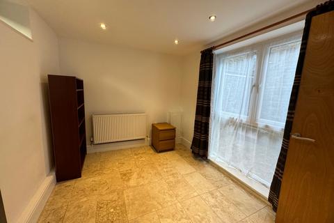 1 bedroom flat to rent, Lower Ground 1 Bed Flat, Olive Grove, N15