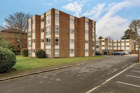 1, Brackendale Court, 54 Park Road, Beckenham, BR3 1QX