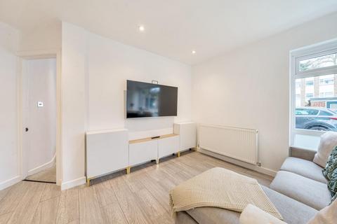 1, Brackendale Court, 54 Park Road, Beckenham, BR3 1QX
