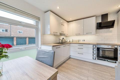 1, Brackendale Court, 54 Park Road, Beckenham, BR3 1QX