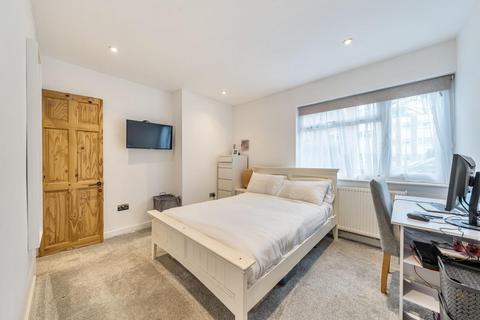 1, Brackendale Court, 54 Park Road, Beckenham, BR3 1QX