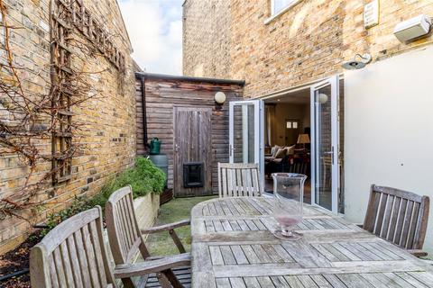 2 bedroom end of terrace house to rent, Imperial Square, London, SW6