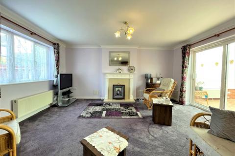 3 bedroom detached bungalow for sale, Babble Close, March.