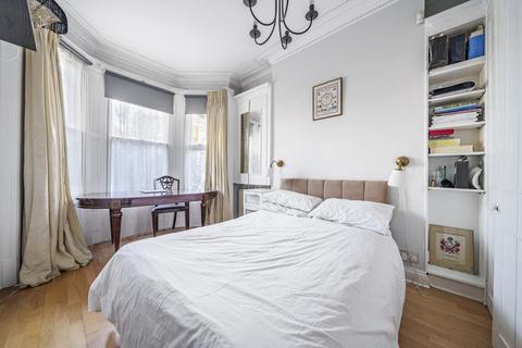 2 bedroom flat for sale, Airlie Gardens, Kensington