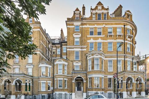 Airlie Gardens, Kensington, London, W8