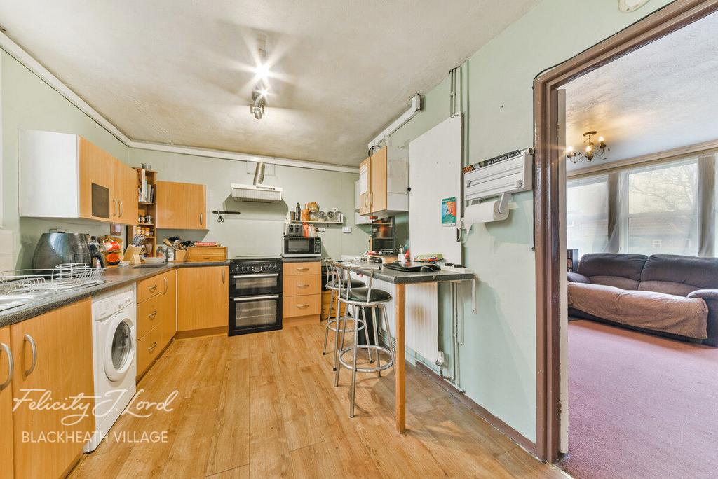 Dursley Road, London, SE3 3 bed terraced house £420,000