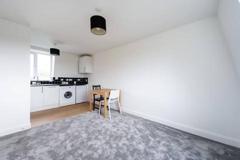 1 bedroom flat to rent - Galsworthy Road, Kingston, Kingston upon Thames, KT2