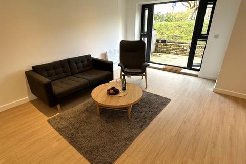 2 bedroom flat to rent, Upper Chorlton Road Manchester M16