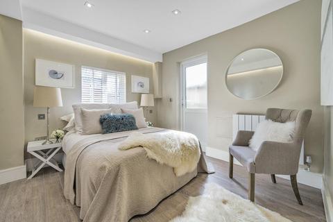 144 Maple Road, London, SE20 8JB